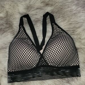 Victorias Secret Incredible Lightweight Sports Bra 36D